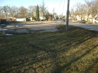 992 St Charles St, Elgin, IL 60120