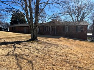 1258 High Bridge Rd, Pinnacle, NC 27043