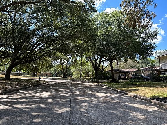 5th image of 18118 Cadbury Dr
