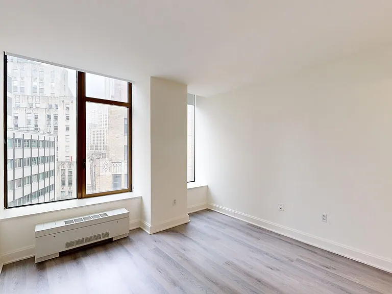 10 Hanover Square — Photo 112
