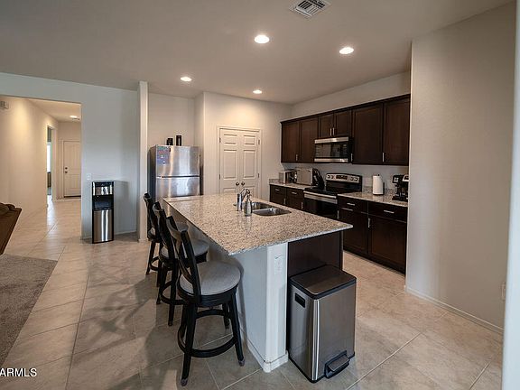 4th image of 43829 W JUNIPER Avenue