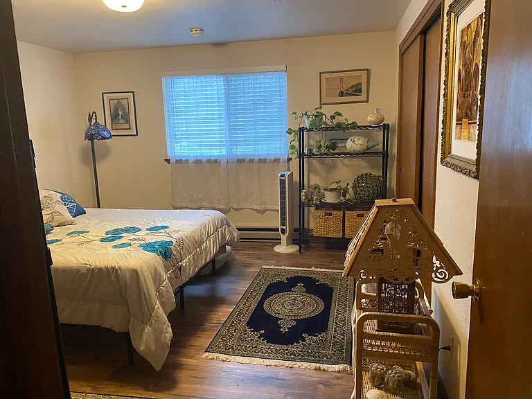 110 Leslie Ln — Photo 7