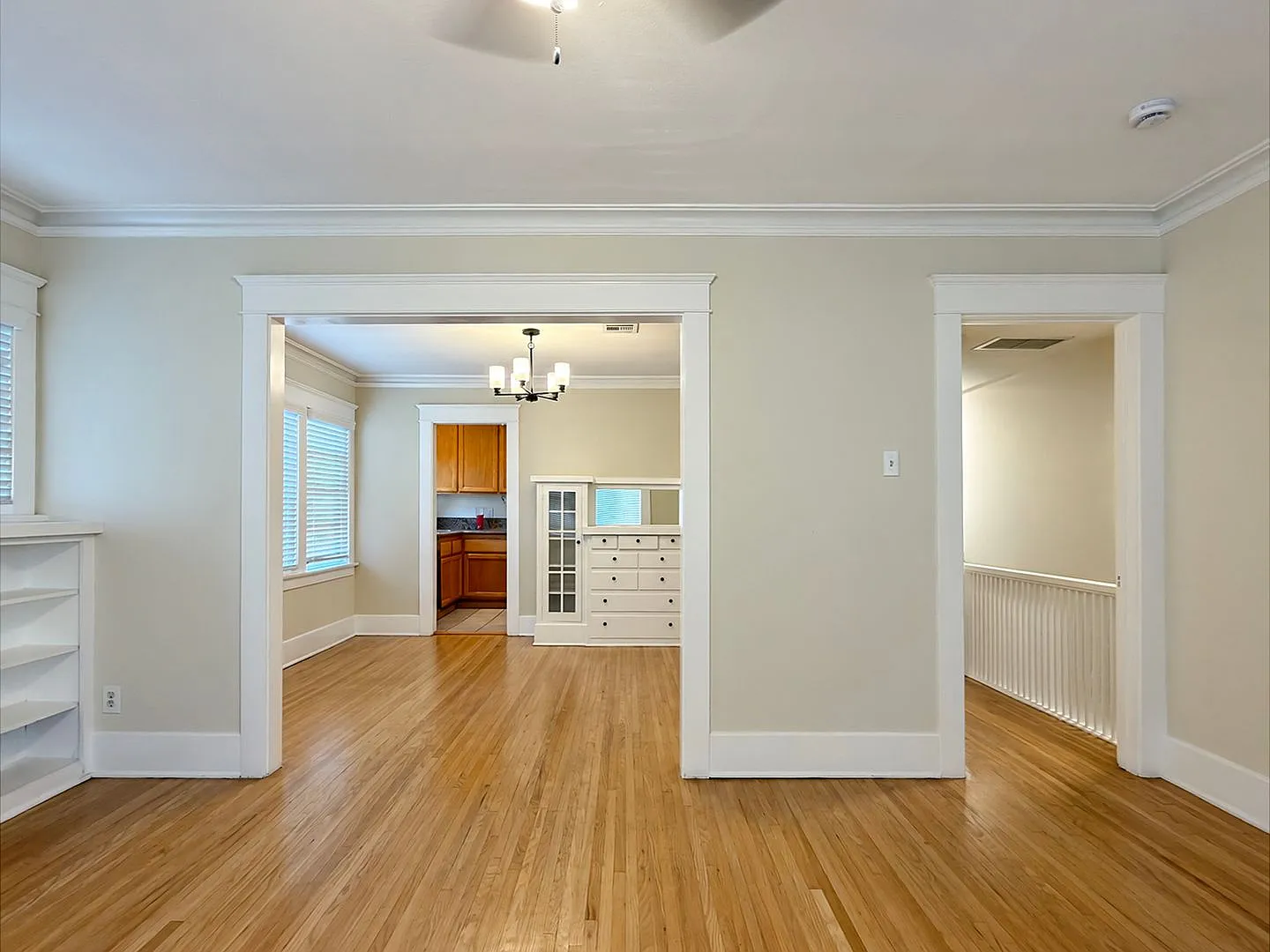 LB0221 — Photo 2
