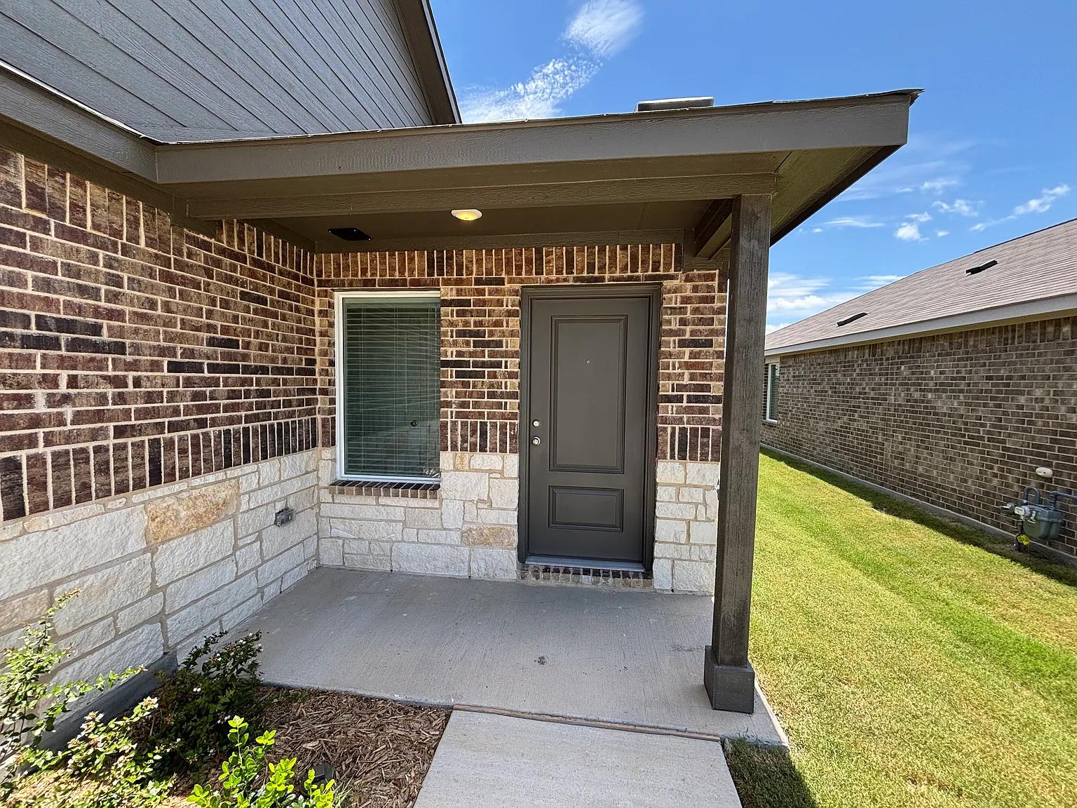 3 bed, 1461 sqft, $2,200 — Photo 4
