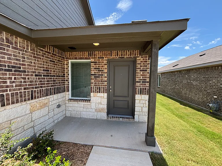 1412 Merlin Bluff St — Photo 4