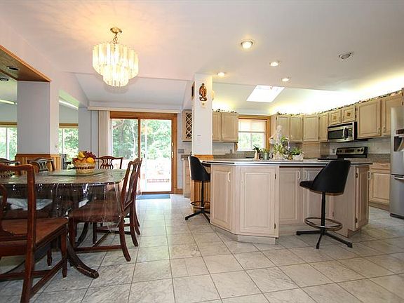 5th image of 2534 Ashton Ct