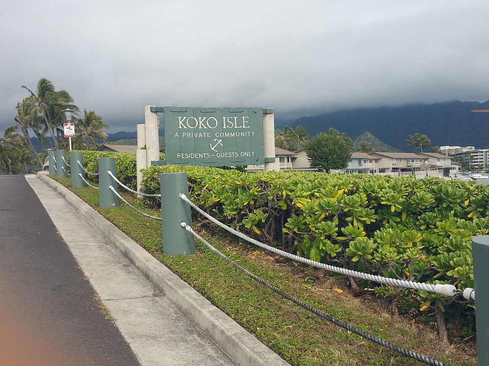 Koko Isle sign