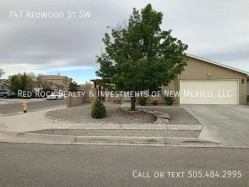 747 Redwood St SW Photo 1