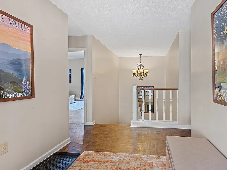 182 Allison Dr — Photo 3