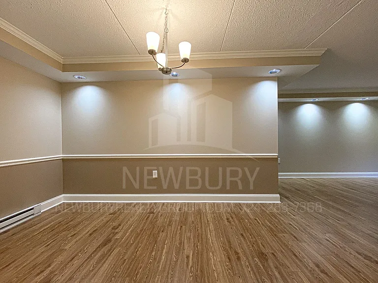 530 N Main Street - The Townhouse. — Photo 34