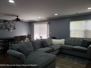 14 Saint Paul Ct, Tinton Falls, NJ 07712