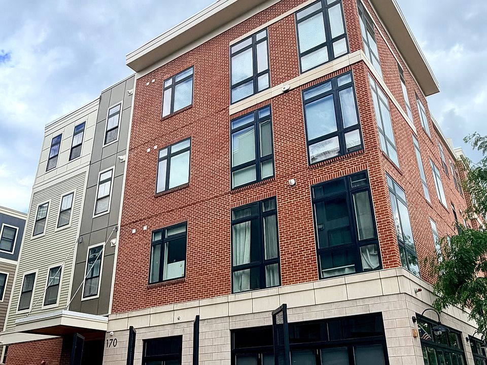 1st image of 170 W Broadway Unit 405