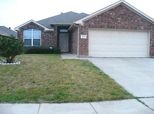 1035 Carlsbad Dr, Grand Prairie, TX 75051