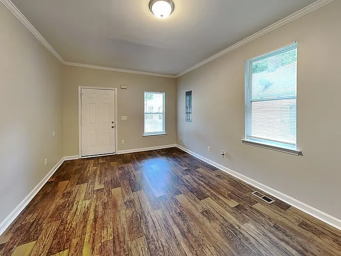 854 N Grand Ave NW — Photo 5