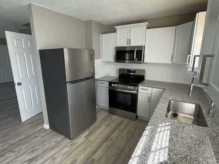 1015 N Jan Mar Dr — Photo 6