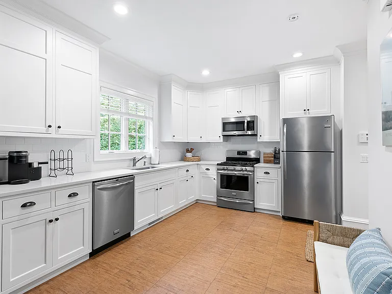 20 Pleasant Ln — Photo 11