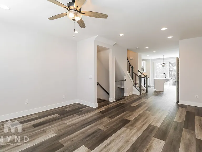 586 W End Dr — Photo 10