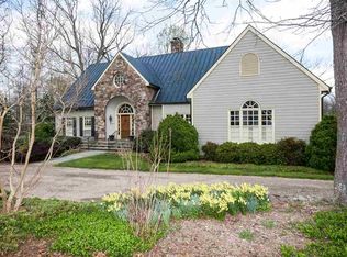 1240 Inglecress Dr, Charlottesville, VA 22901