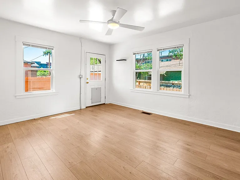 527 Mill St — Photo 7
