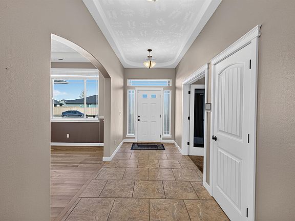 5th image of 4502 Tamarisk Dr