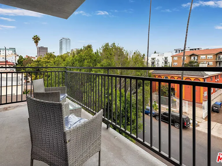 917 S Berendo St #303 — Photo 7
