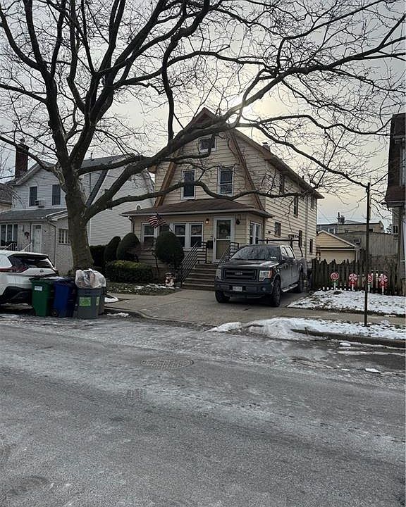 1st image of 1474 E 63rd St