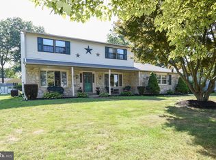 99 Rotterdam Rd N, Holland, PA 18966