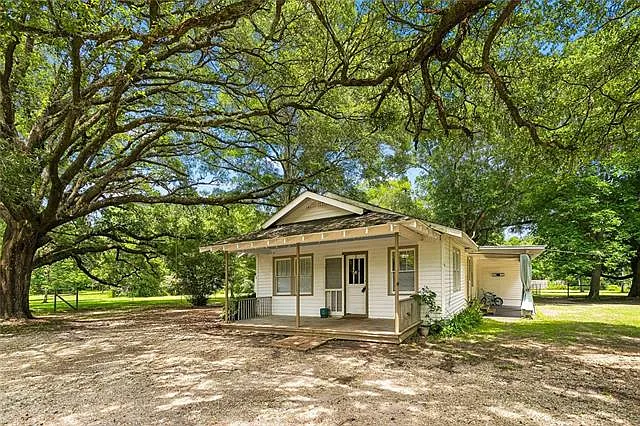 3 bed, 2.0 bath, 1362 sqft, $1,750 — Photo 1