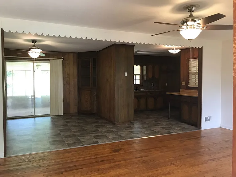 946 Boswell Dr — Photo 4