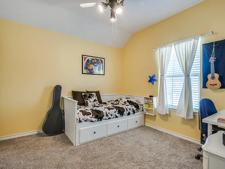 2152 Miramar Dr — Photo 11