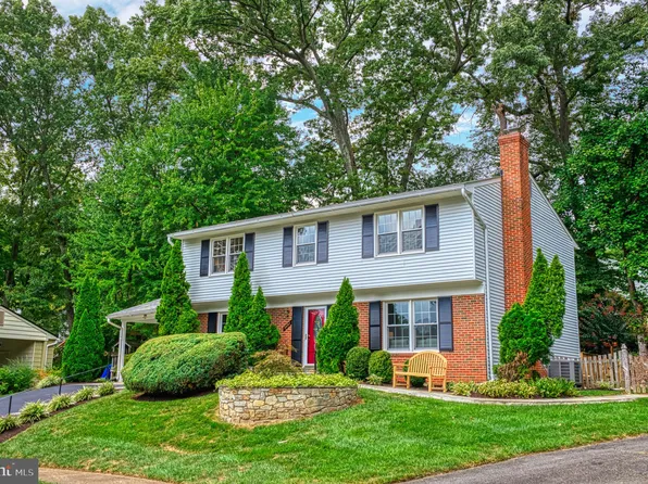 5002 Pylers Mill Ct, Fairfax, VA 22032