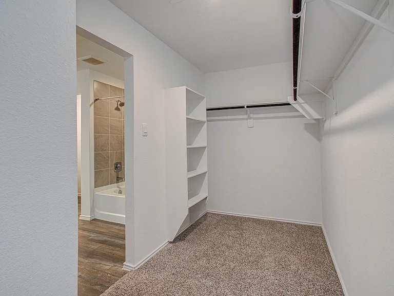 6111 Grove Of Pines St — Photo 22