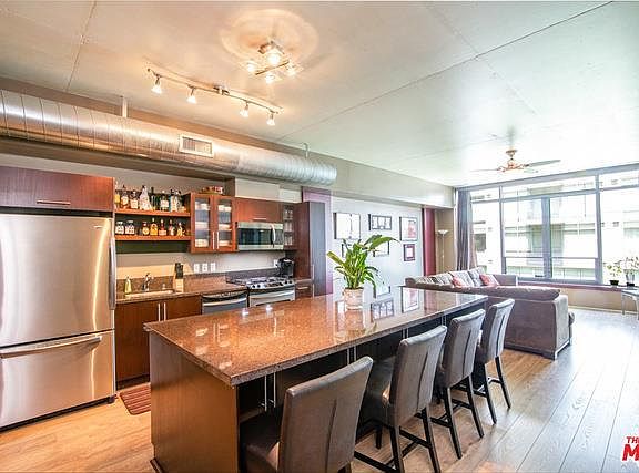 5th image of 1111 S Grand Ave #14