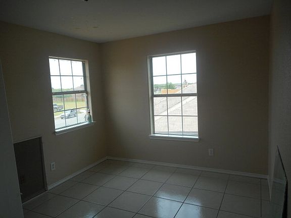 3rd image of 2004 San Felipe Dr