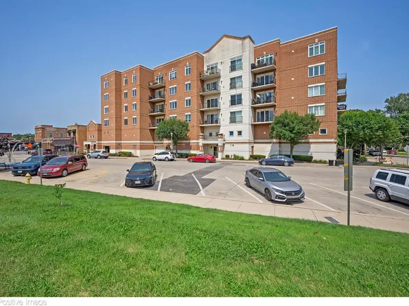 8822 Brookfield Ave Unit 508, Brookfield, IL 60513