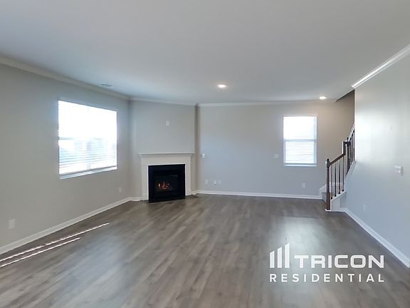 2nd image of 4241 Oakhurst Dr