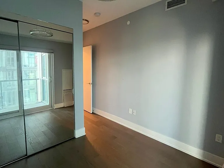 1 Yorkville Ave #4401 — Photo 10