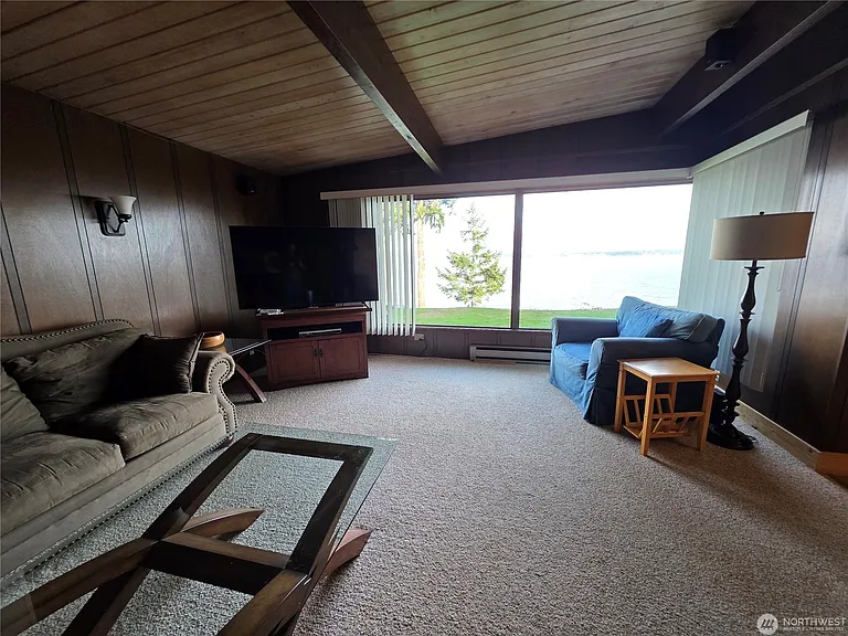1577 Country Club Dr — Photo 11