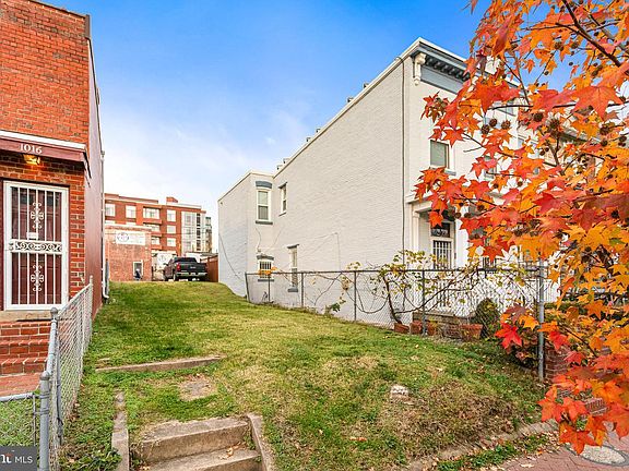 4th image of 1018 4th St NE