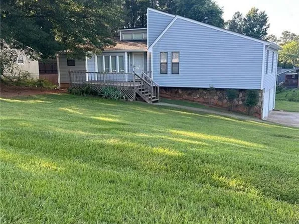 102 Bascomb Dr, Woodstock, GA 30189
