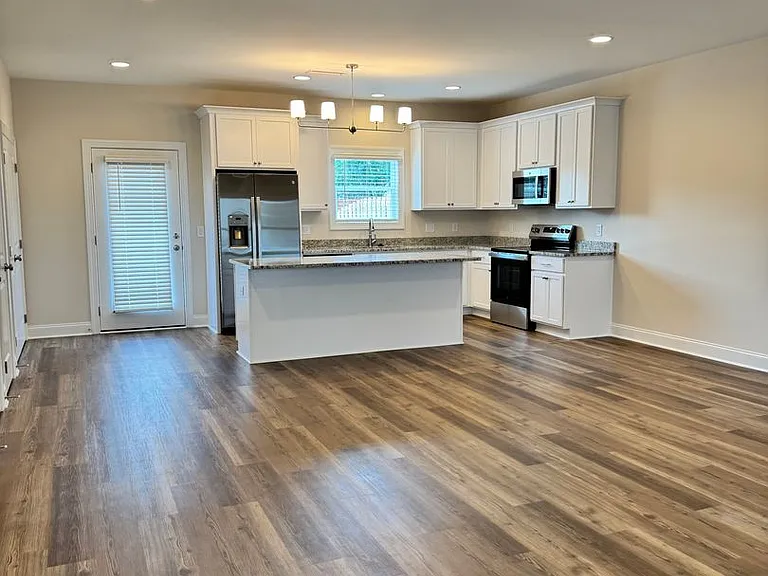 3260 Academy Dr #704 — Photo 2