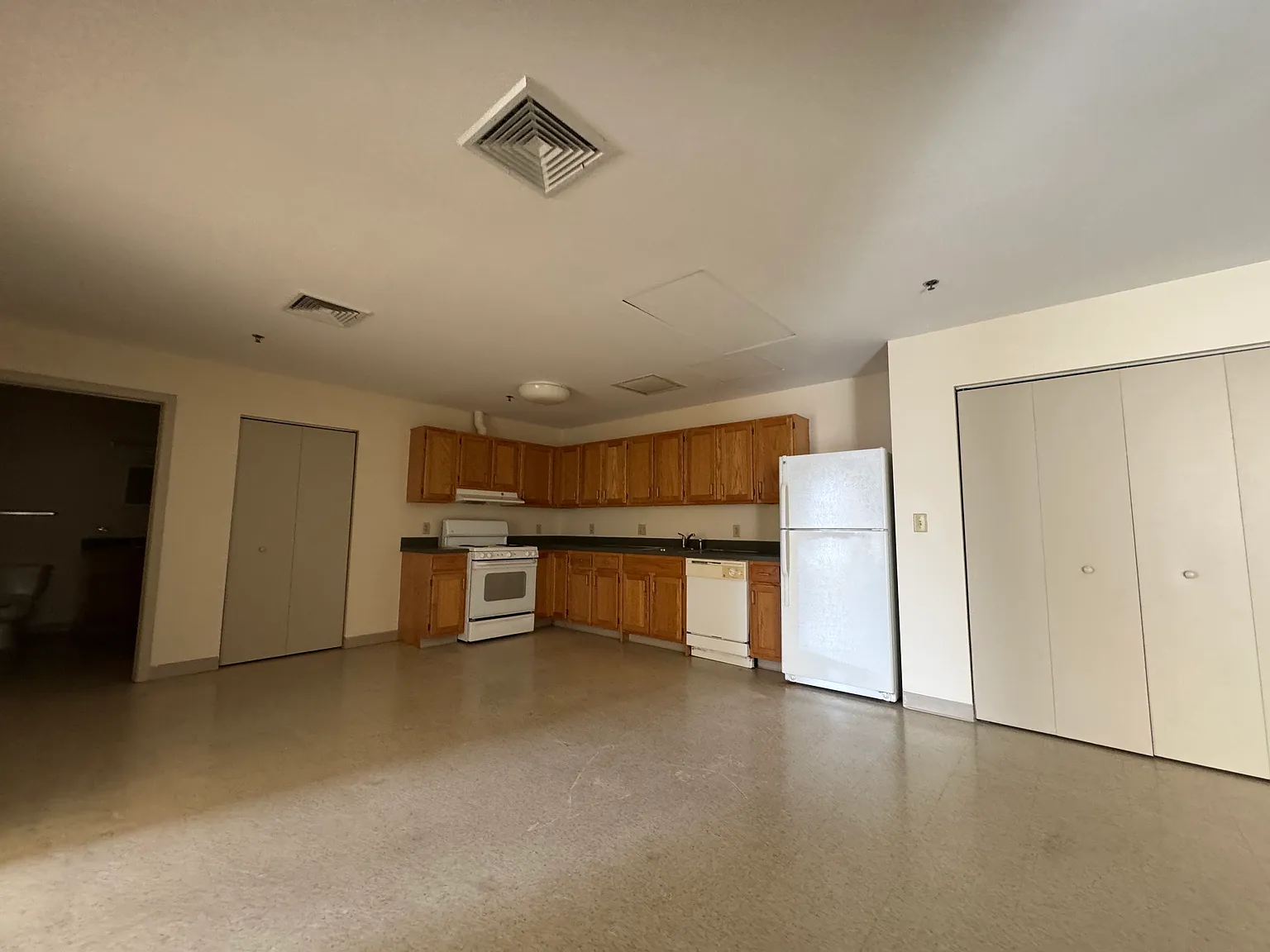 1 bed, 900 sqft, $1,675 — Photo 2