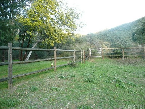 4th image of 26046 Mulholland Hwy