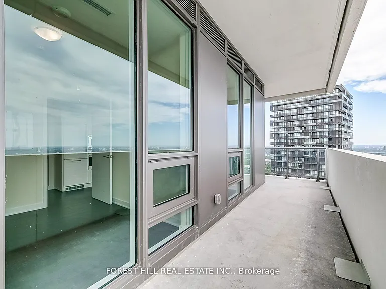 2221 Yonge St #5402 — Photo 28