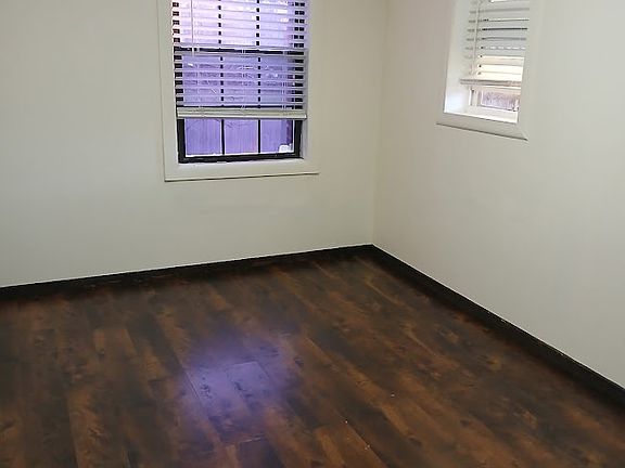 3rd image of 406 N Elm St APT B