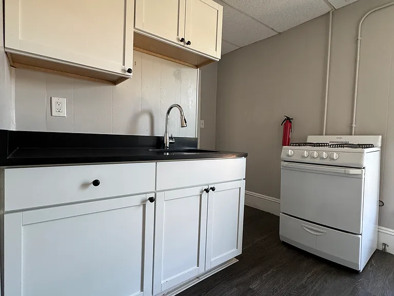 90 Amherst St #B2 — Photo 2