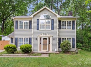 8819 Kishorn Ct, Charlotte, NC 28215