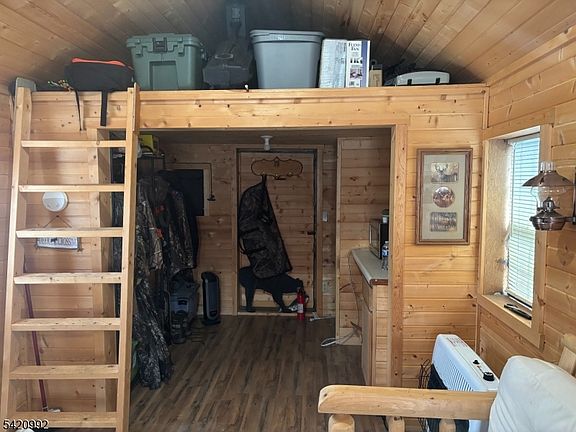 3rd image of 25 Red Mill Rd