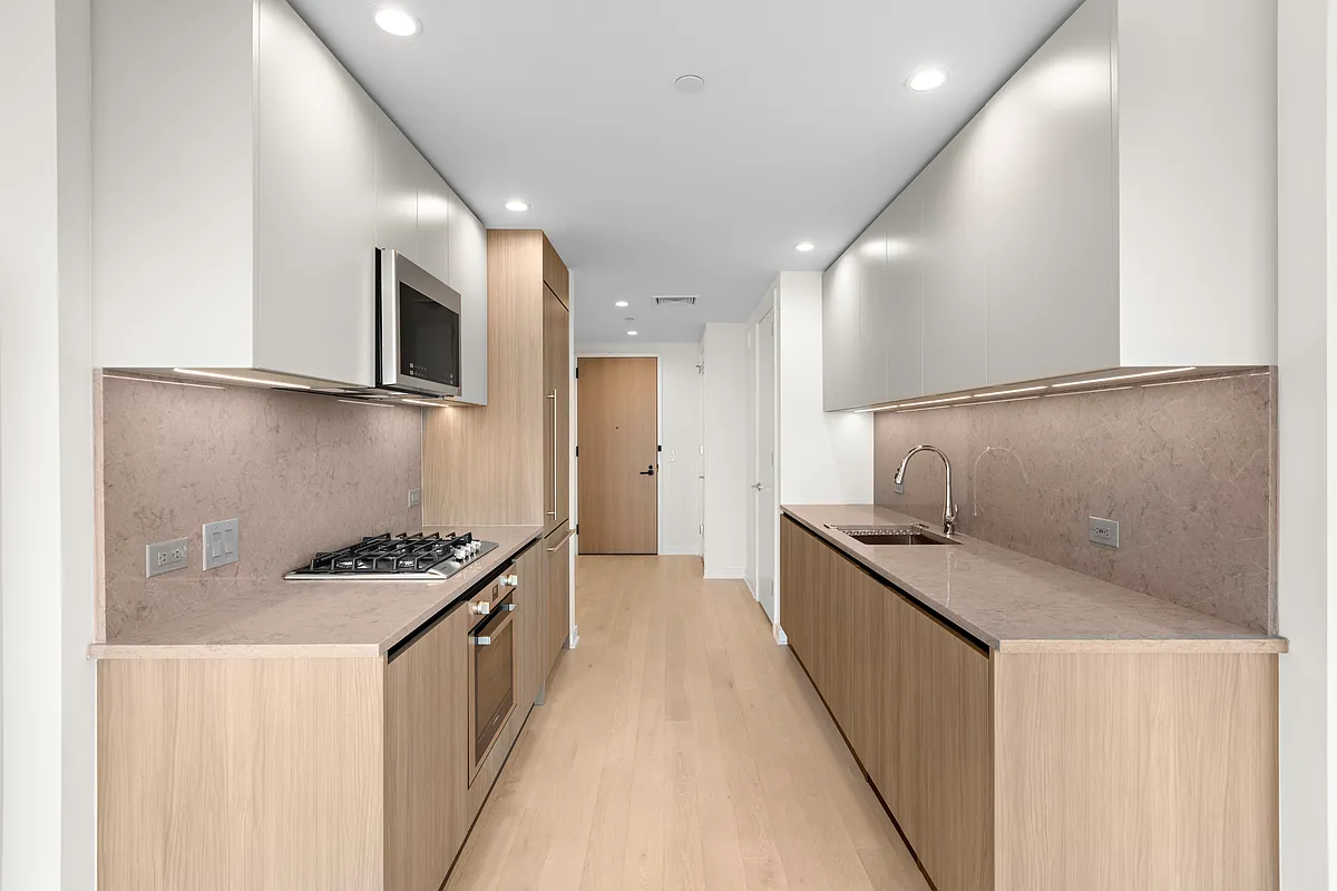Building Photo - 151 Bay St #2101