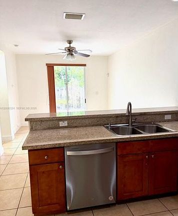 5th image of 10747 NW 76th Ln